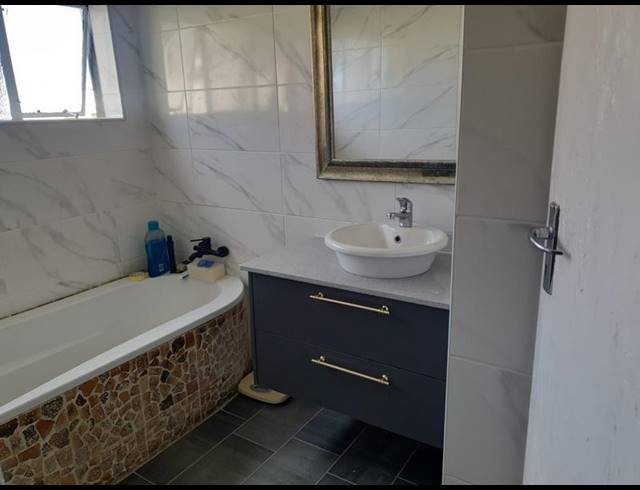 4 BEDROOM PROPERTY TO RENT IN ESTHER PARK